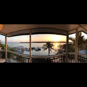 Meet your Posher, Ella